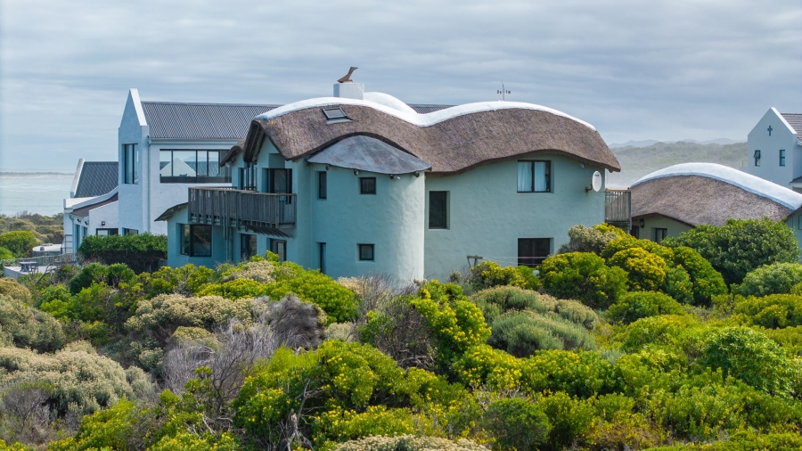 6 Bedroom Property for Sale in Suiderstrand Western Cape